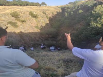  - Bitlis’te otomobil uçuruma yuvarlandı: 1 ağır yaralı